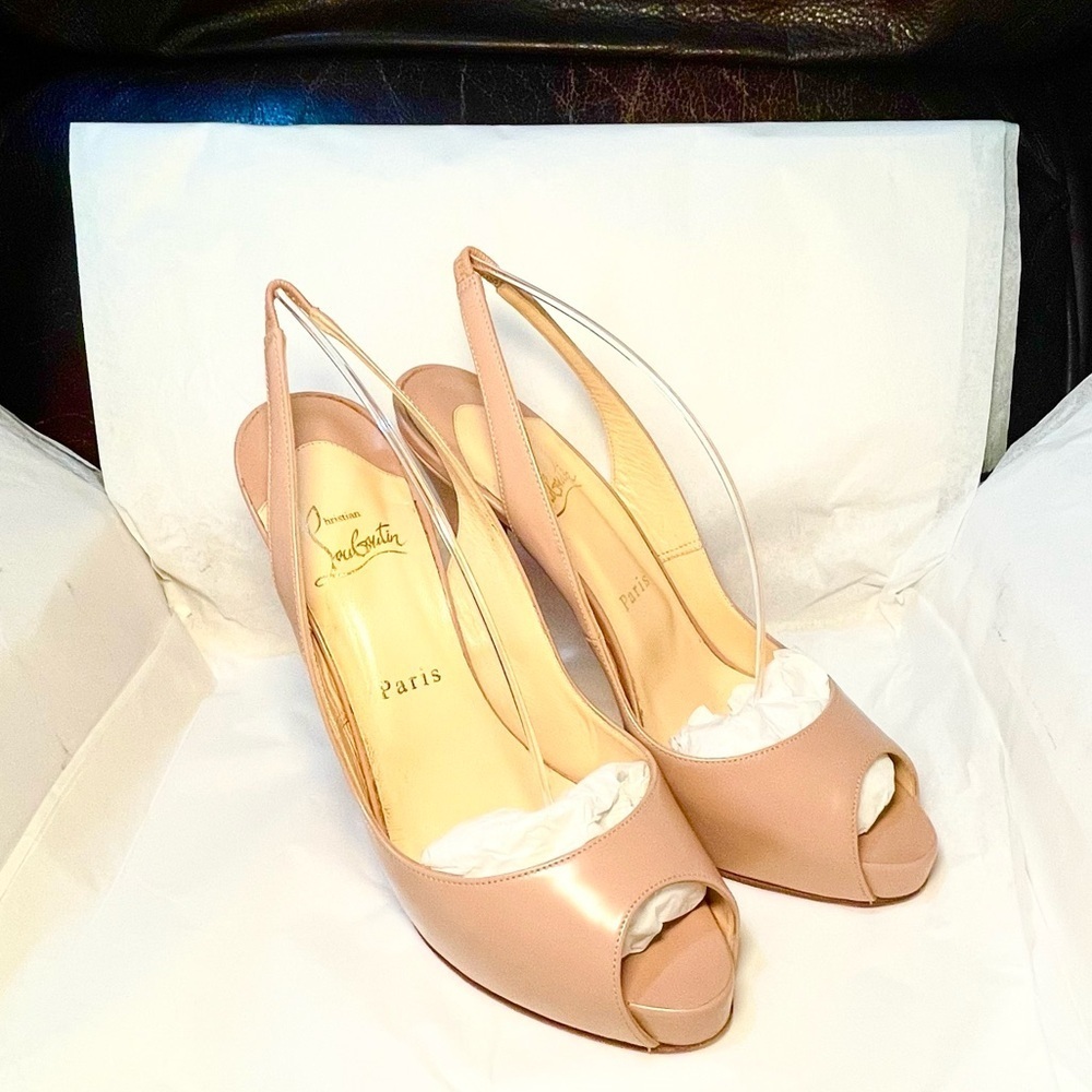 Christian Louboutin NoPrive 120 nude patent kid leather Peep slingback pump 39.5
